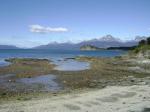 Bucht und Berge