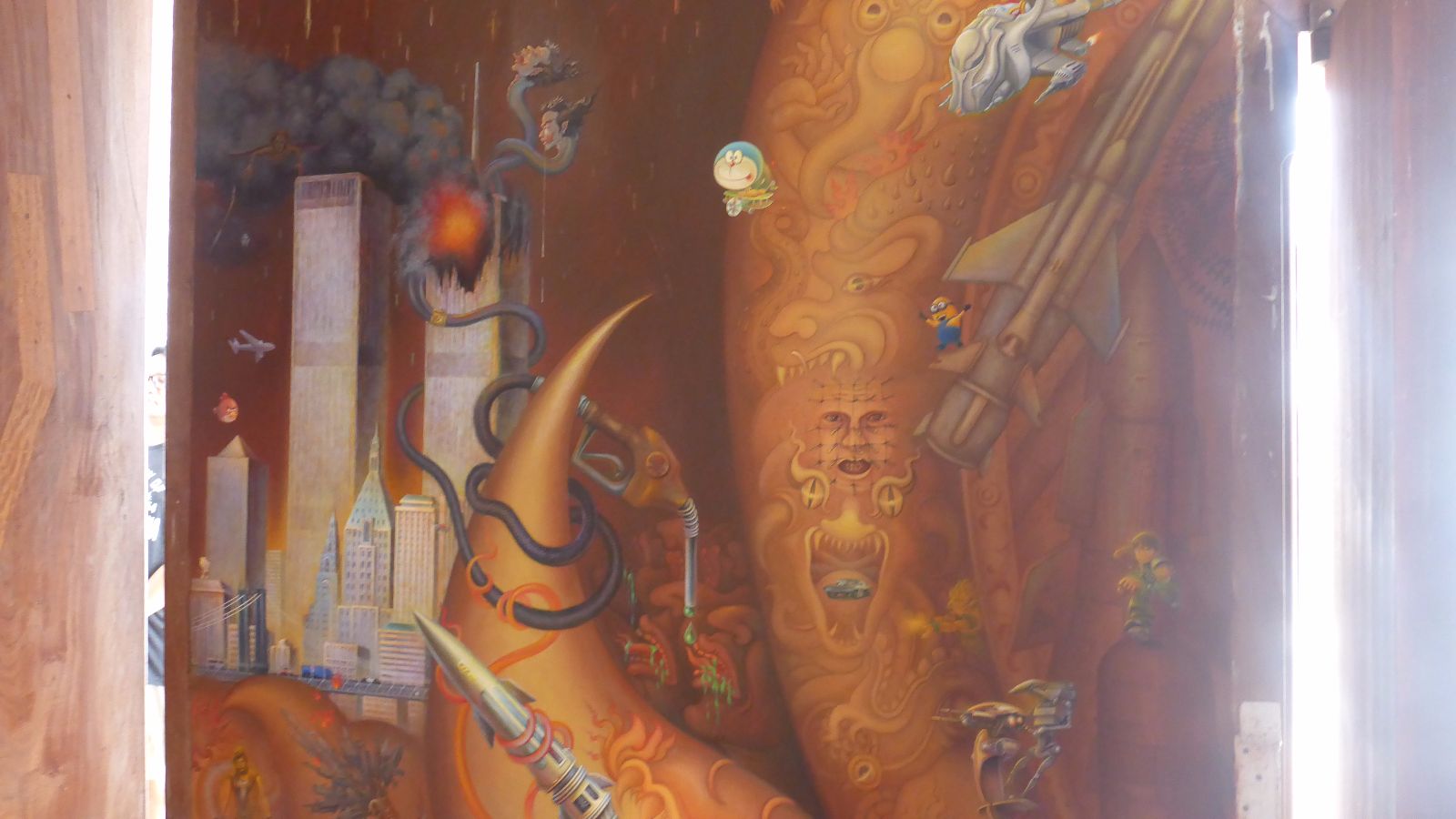 Sehr eigenwillige Tempel-Deko im weißen Tempel
