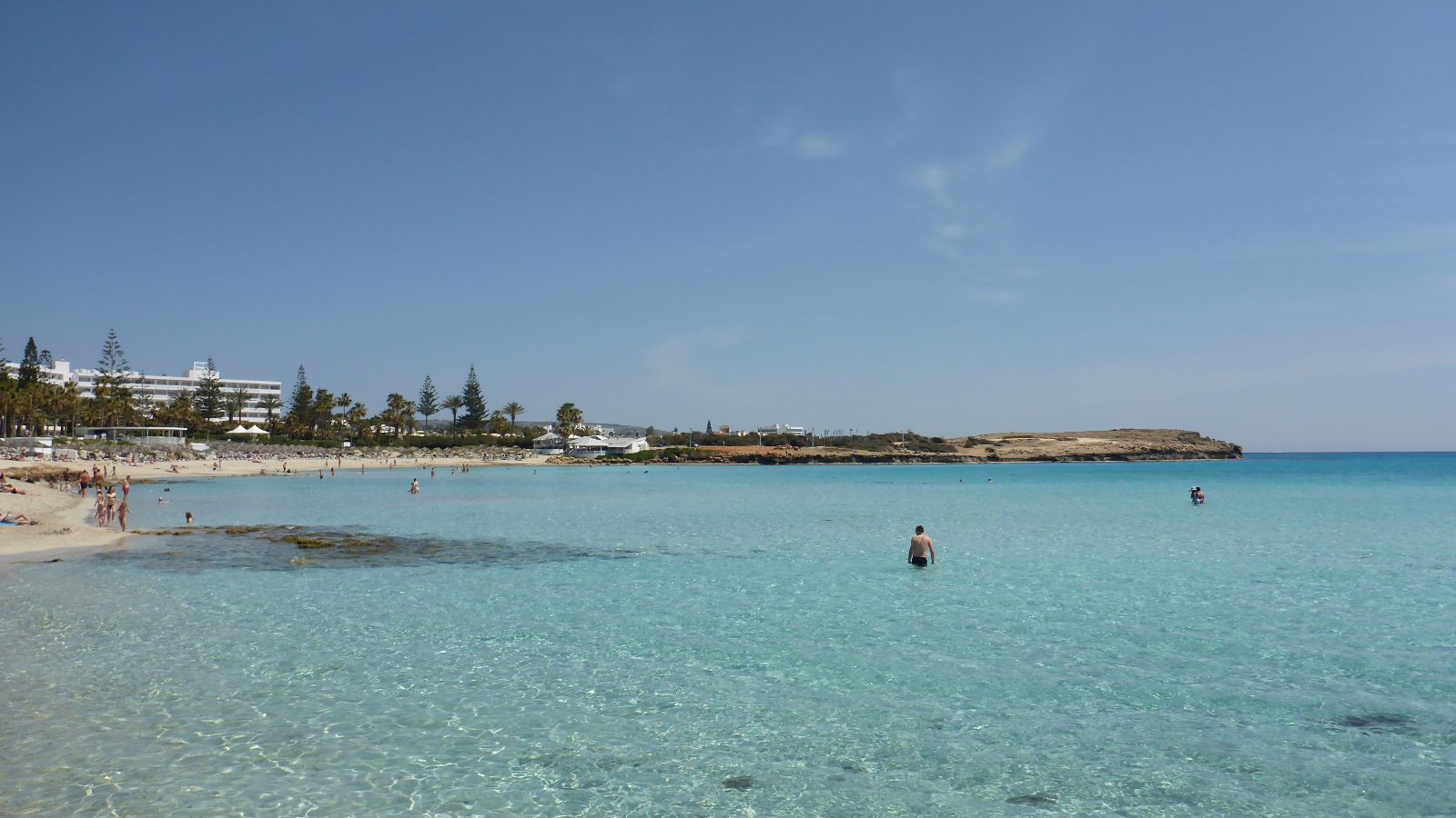 Hellblaues Wasser am Nissi Strand in Agia Napa