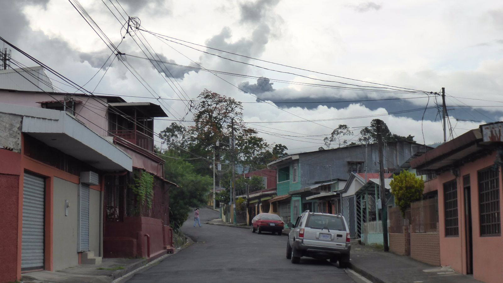 Der Vulkan von Turrialba in den Wolken