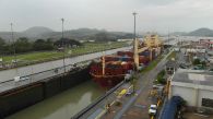 Rein in die Schleuse