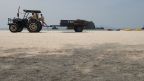 Traktor am Strand