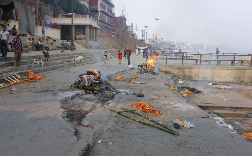 Varanasi – Totenverbrennung am heiligen Ganges